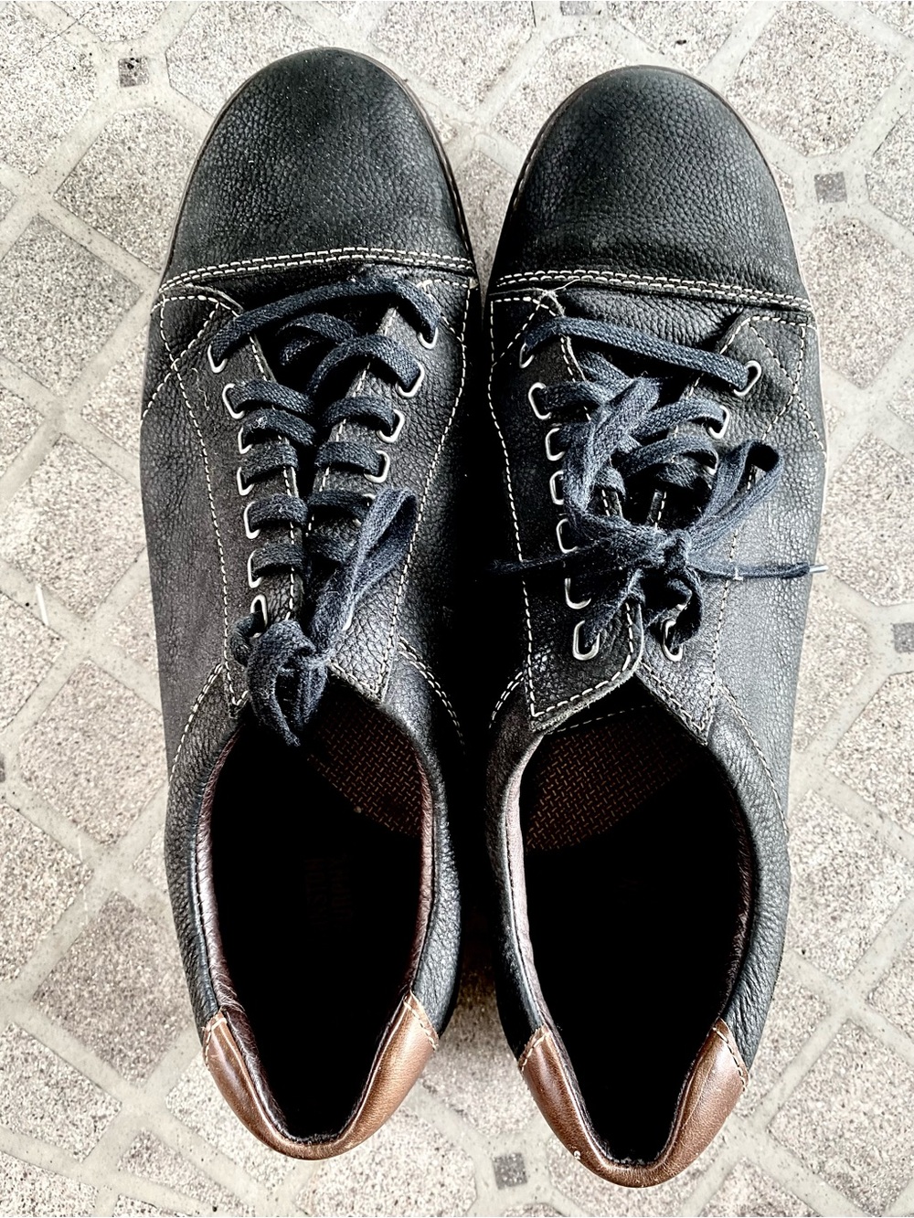 Johnson and Murphy Men's Black Lace-Up Derby Shoes with Brown Heel Accent